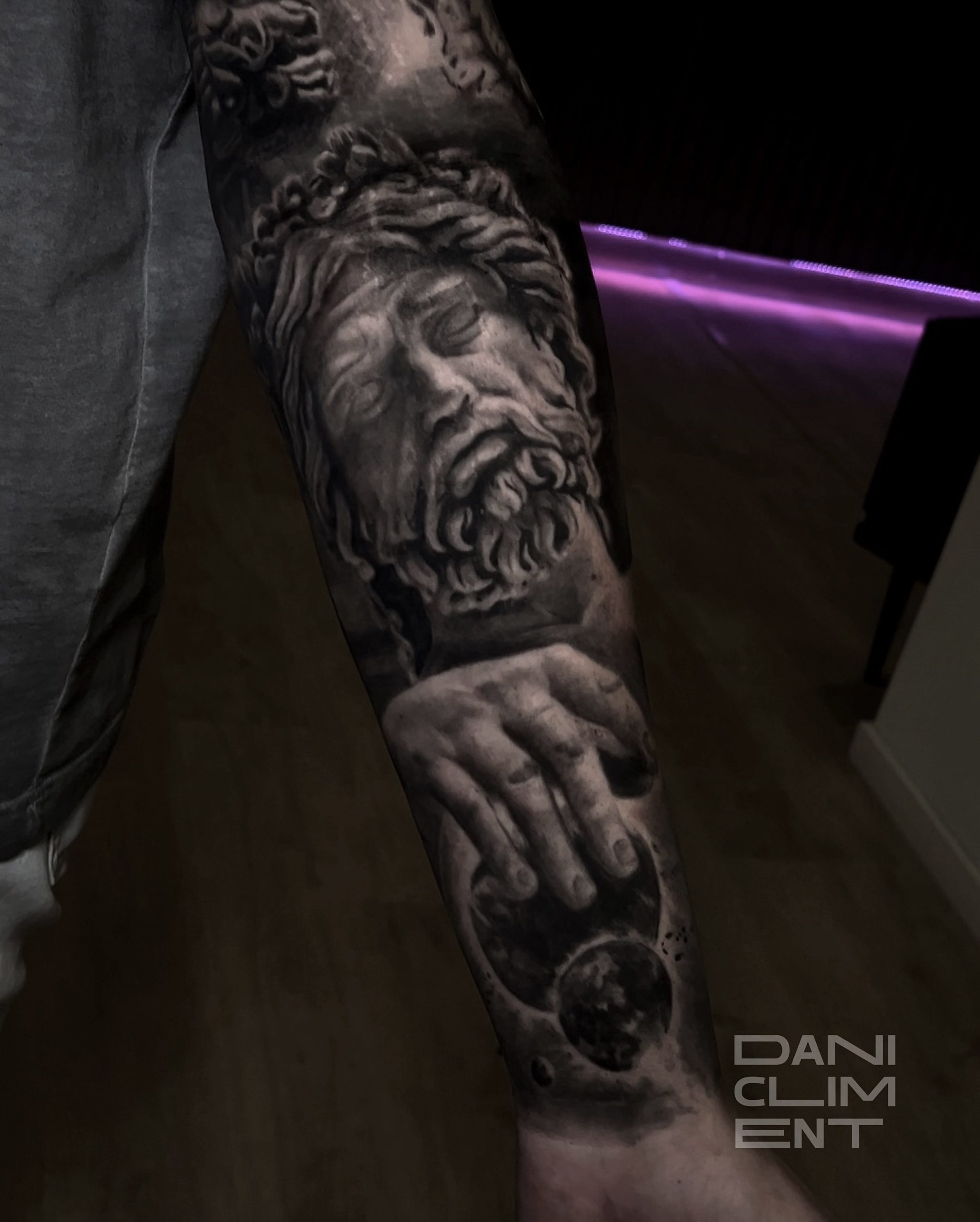 Brazo Escultura desde Rusia01